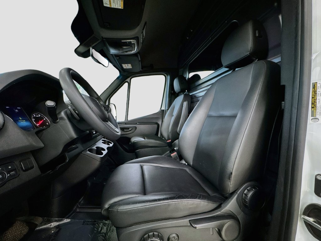 Used 2023 Mercedes-Benz Sprinter 2500 image 24