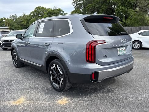 Used 2025 Kia Telluride S FWD image 3