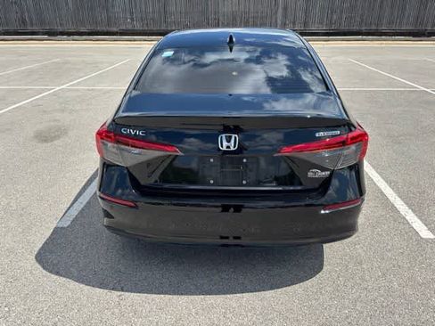 Used 2024 Honda Civic Touring image 4
