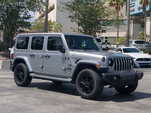 Used 2019 Jeep Wrangler Unlimited Sahara AWD/4WD image 2