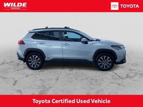 Certified 2024 Toyota Corolla Cross SE image 2