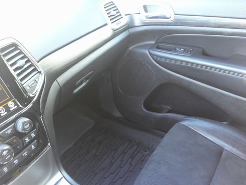 Used 2020 Jeep Grand Cherokee Laredo w/ Quick Order Package 2BN North image 33