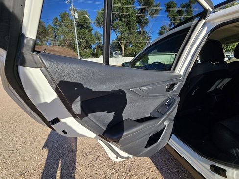 Used 2021 Subaru Crosstrek 2.0i image 13