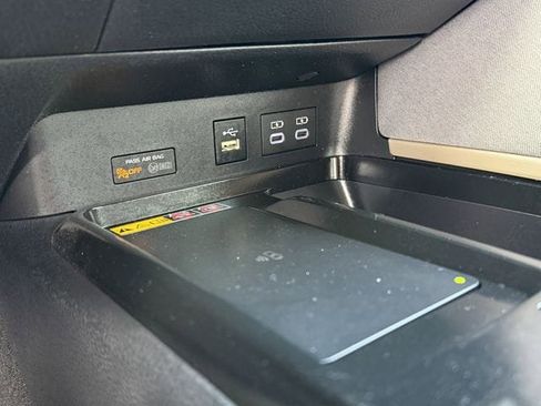 Used 2025 Toyota Camry LE w/ Convenience Package image 21