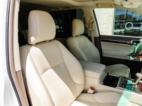 Used 2017 Lexus GX 460 Luxury AWD/4WD image 28