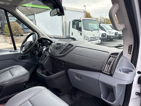 Used 2019 Ford Transit 250 138 image 21