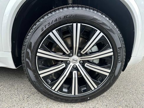 Used 2025 Volvo XC90 B5 Core image 9