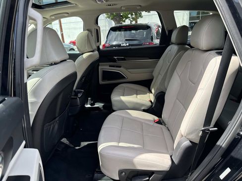 Used 2022 Kia Telluride EX w/ EX Premium Package image 30
