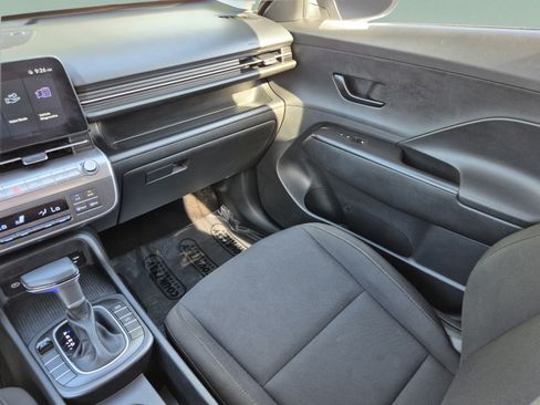 Used 2025 Hyundai Kona SEL FWD image 13
