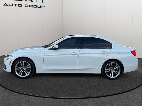 Used 2018 BMW 330i Sedan w/ Convenience Package image 5