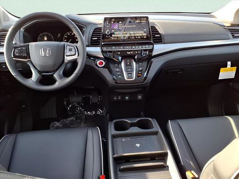 New 2026 Honda Odyssey Touring image 18