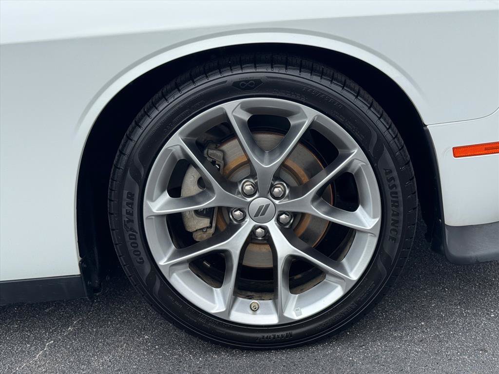 Used 2022 Dodge Challenger GT RWD image 9