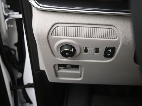 Used 2024 Jeep Wagoneer Base w/ Convenience Group I image 35