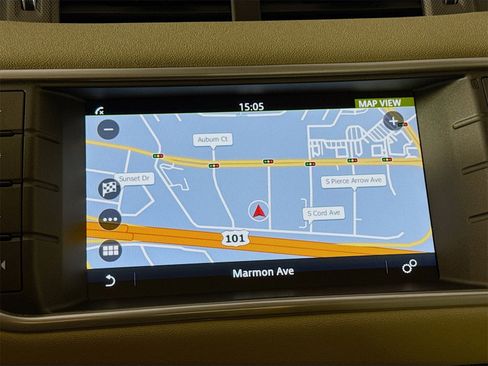 Used 2018 Land Rover Range Rover Evoque SE image 13