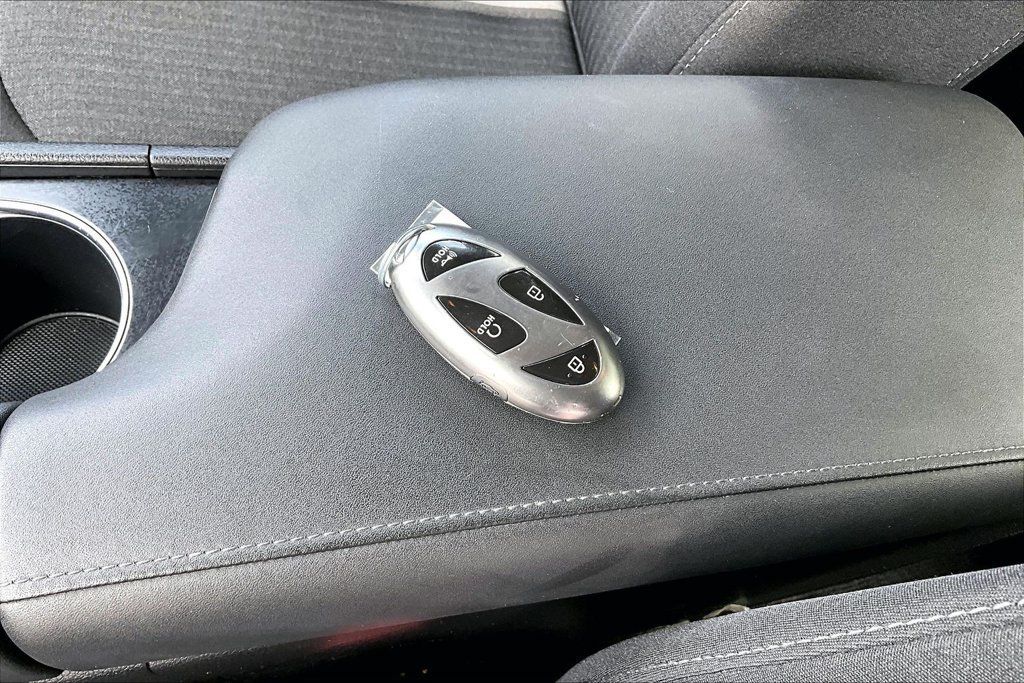 Used 2025 Hyundai Sonata SEL FWD image 35