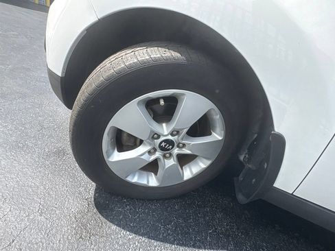 Used 2019 Kia Soul w/ Convenience Package FWD image 11