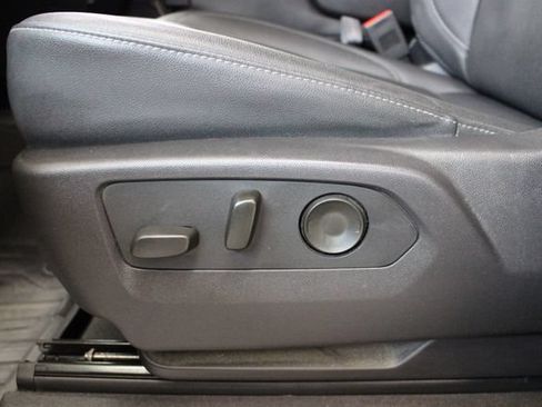 Used 2024 GMC Sierra 1500 SLT AWD/4WD image 34