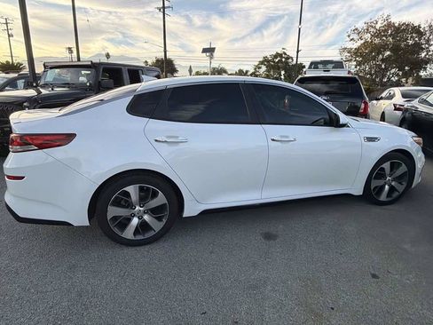 Used 2019 Kia Optima S FWD image 4