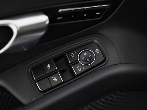 Certified 2024 Porsche 718 Cayman S RWD image 23