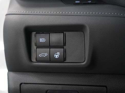 Used 2022 Toyota Highlander XSE image 24