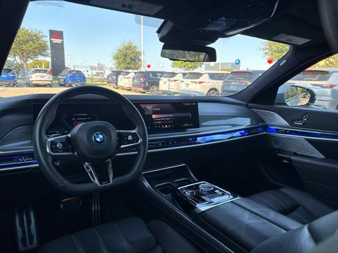 Used 2023 BMW i7 xDrive60 AWD/4WD image 6
