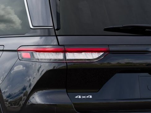 New 2025 Jeep Grand Cherokee Overland w/ Adv Protech Group III AWD/4WD image 10