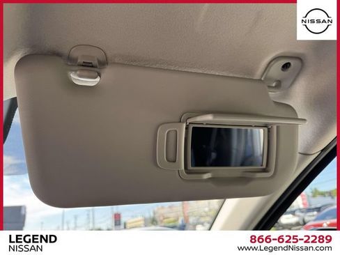 Used 2025 Nissan Kicks SV AWD/4WD image 31