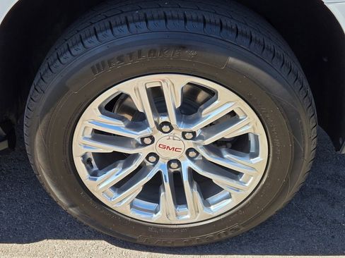 Used 2023 GMC Yukon SLT image 10