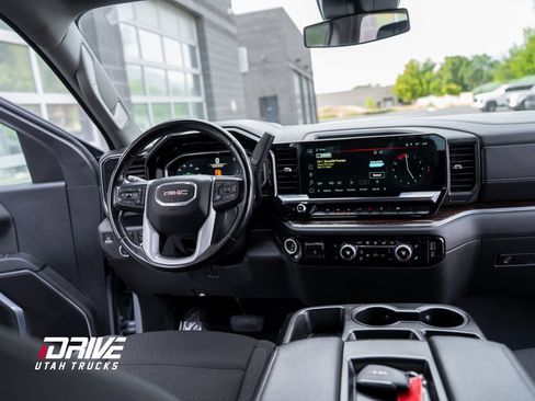 Used 2024 GMC Sierra 1500 SLE image 28