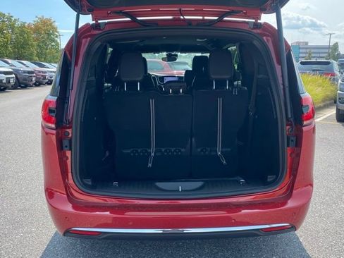 New 2026 Chrysler Pacifica Select image 7