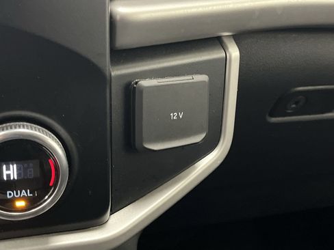 Used 2024 Ford Expedition Max XLT image 26