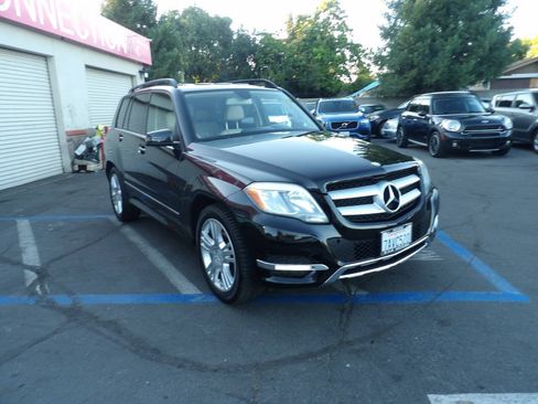 Used 2013 Mercedes-Benz GLK 350 4MATIC image 2