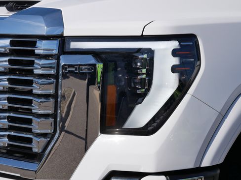 Used 2025 GMC Sierra 2500 Denali w/ Denali Reserve Package image 16