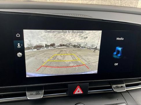 New 2025 Hyundai Elantra SEL image 18