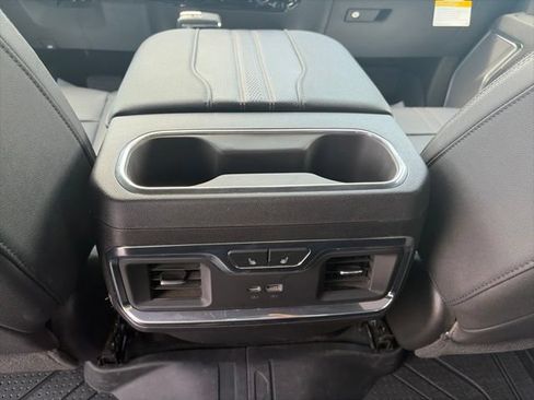 Used 2025 Chevrolet Silverado 1500 High Country AWD/4WD image 13