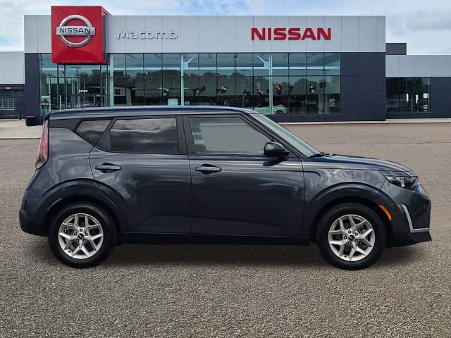 Used 2024 Kia Soul LX w/ LX Technology Package FWD image 8