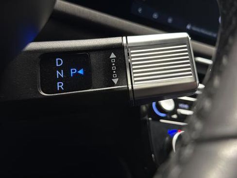 Used 2025 Hyundai Tucson Limited AWD/4WD image 19