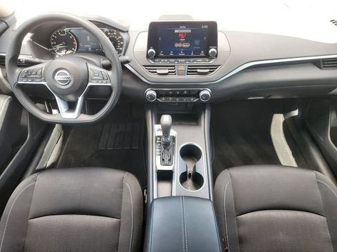 Used 2022 Nissan Altima 2.5 SV FWD image 24