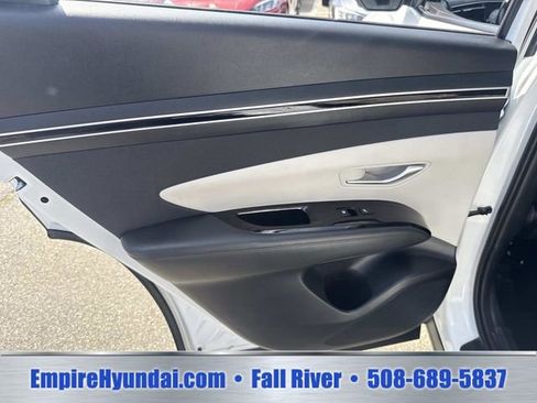 Used 2024 Hyundai Tucson Limited AWD/4WD image 17