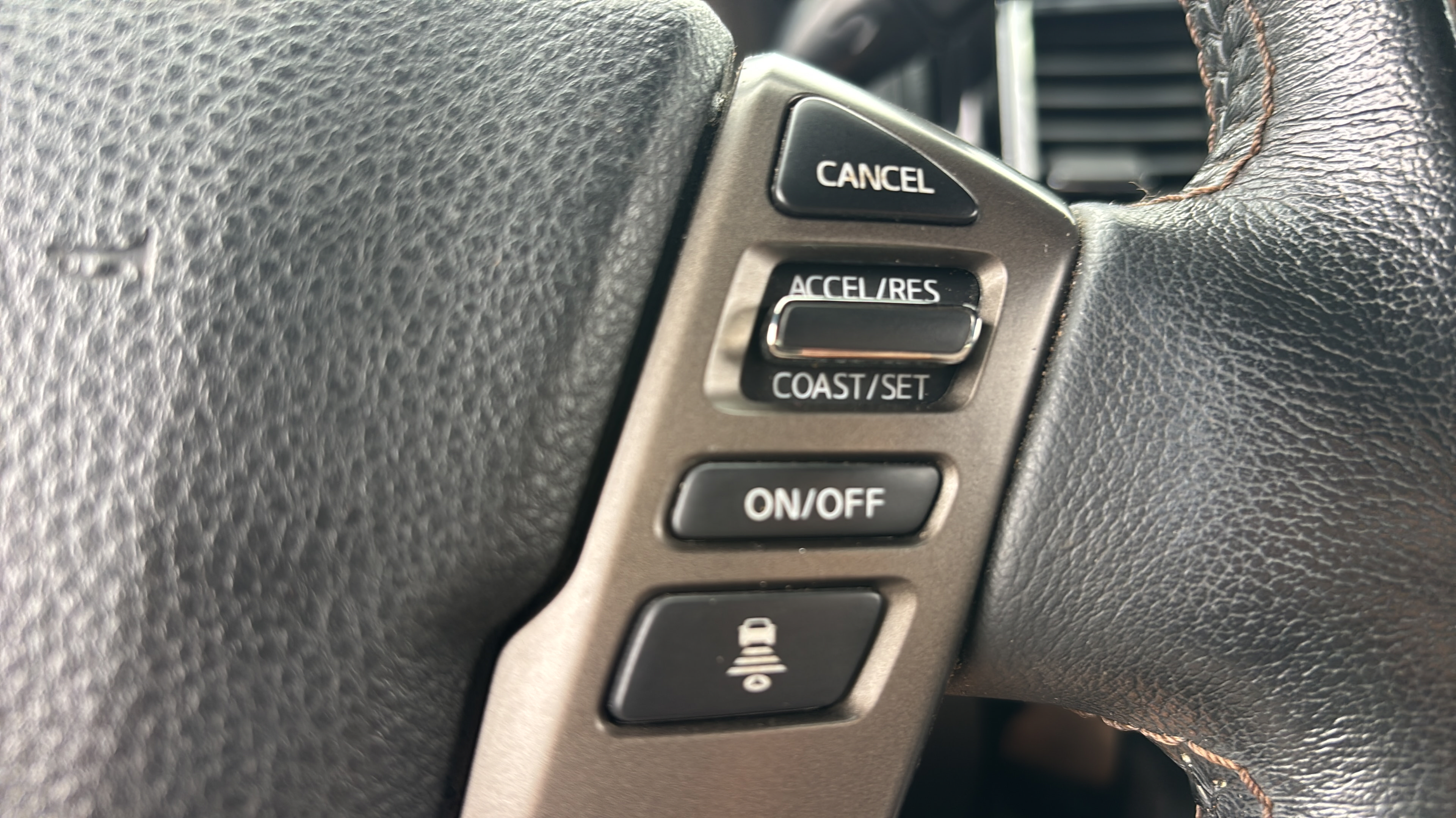 Used 2021 Nissan Titan Platinum Reserve RWD image 27