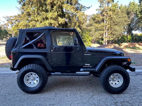 Used 2004 Jeep Wrangler Sport image 13