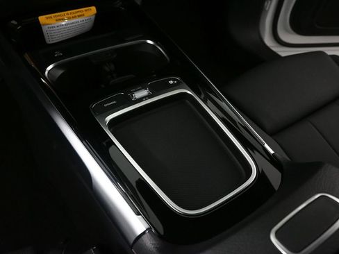 New 2026 Mercedes-Benz GLB 250 image 15