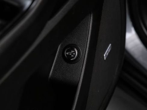 Used 2019 Chevrolet Traverse RS image 42