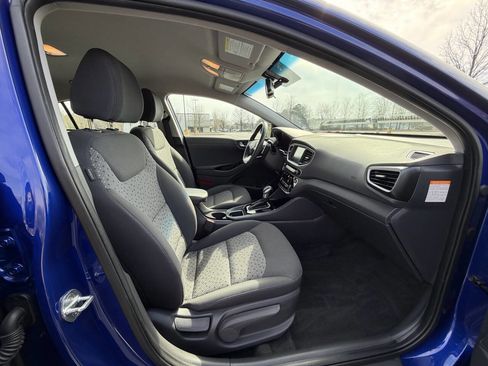 Used 2019 Hyundai Ioniq Plug-In Hybrid image 16
