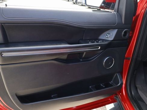 Used 2021 Ford Expedition XLT image 10