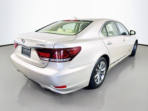 Used 2015 Lexus LS 460 AWD w/ Comfort Package image 7