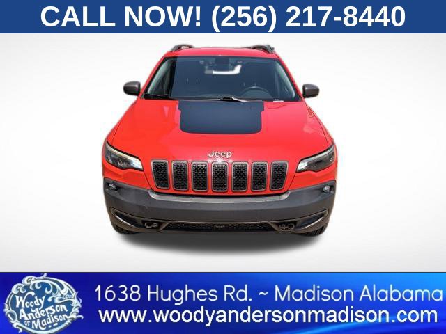 Used 2019 Jeep Cherokee Trailhawk AWD/4WD image 3