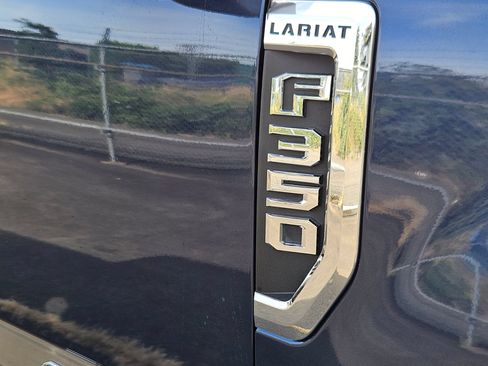 Used 2019 Ford F350 Lariat w/ Lariat Ultimate Package AWD/4WD image 28