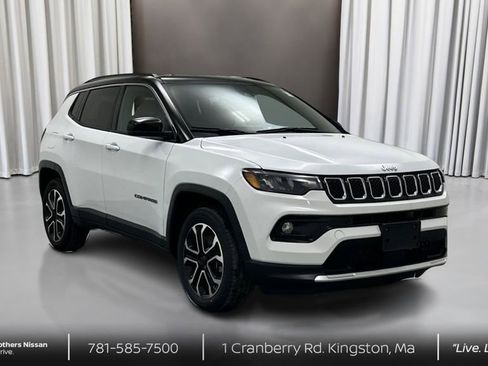 Used 2023 Jeep Compass Limited image 3