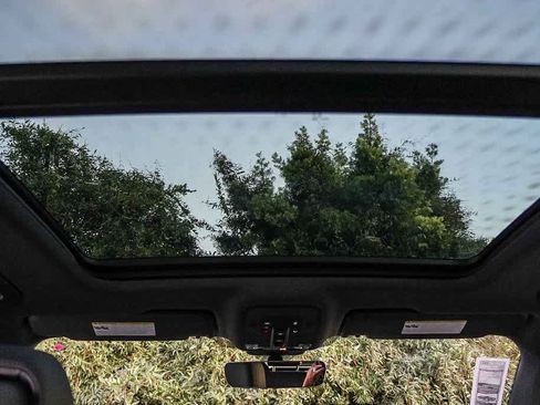 New 2025 Audi Q3 2.0T Premium image 18